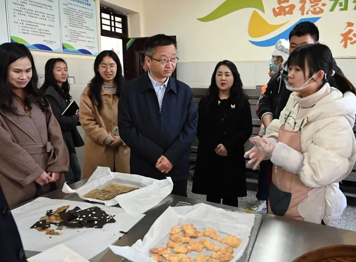 省残联副理事长黄卫德调研指导自贡市残疾人工作